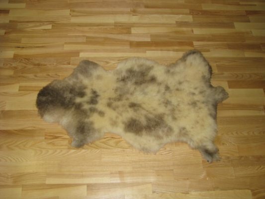 F/16. BÁRÁNYBŐR